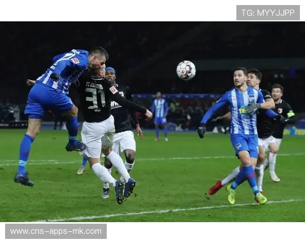 尤文图斯拟签“德甲铁肺”:中场强援引发期待 尤文图斯拟签“德甲铁肺”:中场强援引发期待