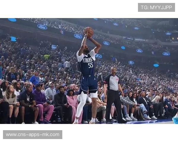 戴维斯篮下阻断对手反扑,洛杉矶优势明显 戴维斯篮下阻断对手反扑,洛杉矶优势明显