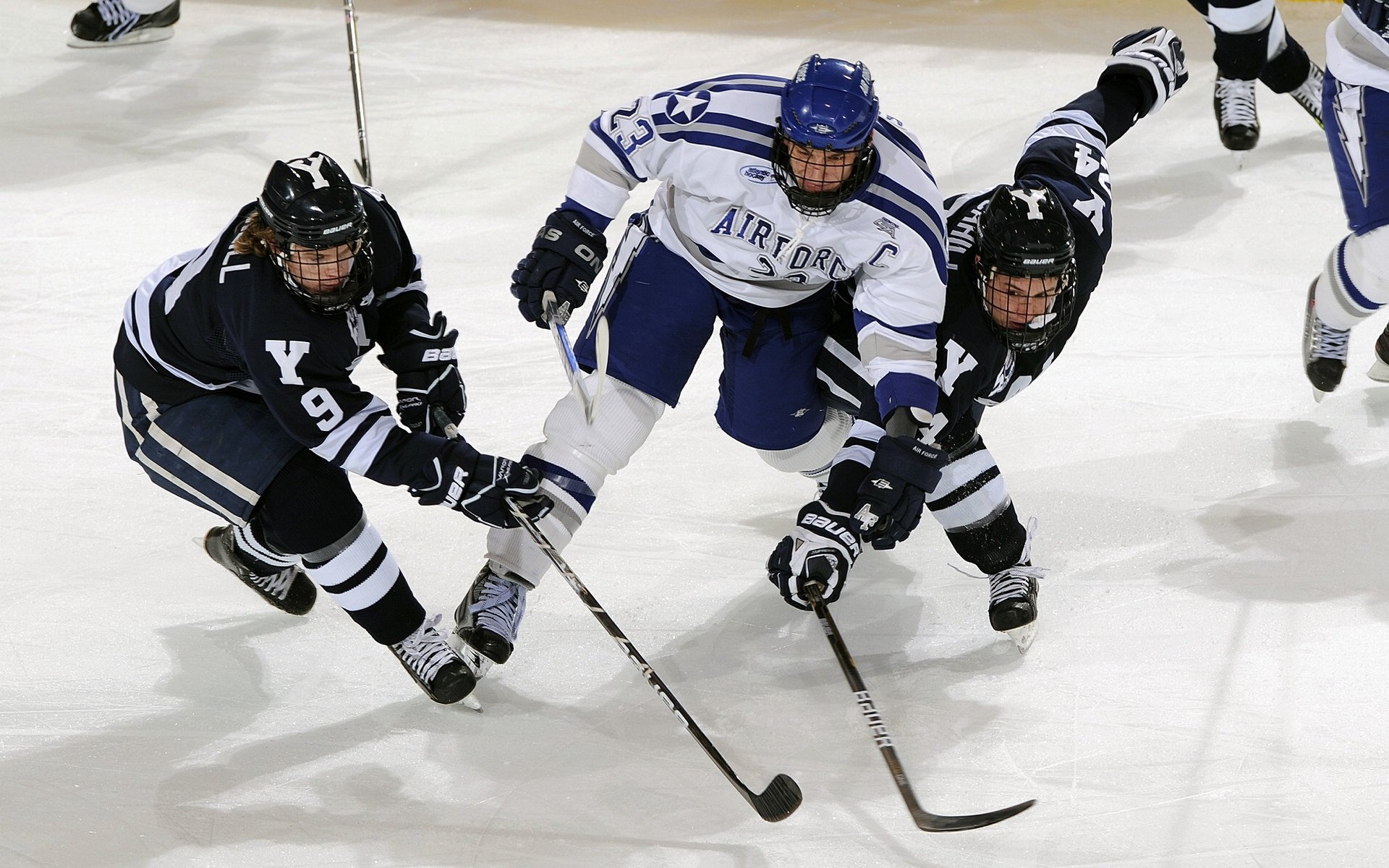 全球青少年足球盛会吸引亿万关注,未来新星频出,足球青少年赛事